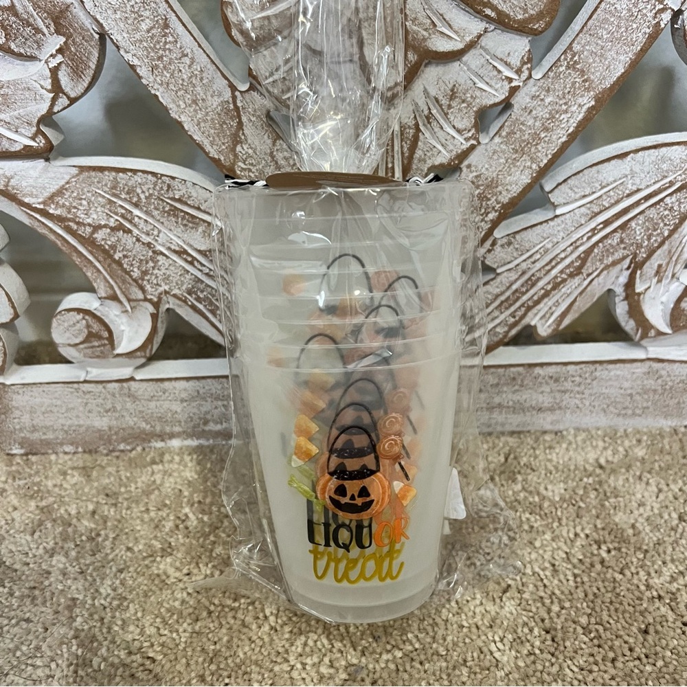 NWT Mudpie Halloween Liqu or Treat Glow In the Dark Funny Plastic Cup Set of 8